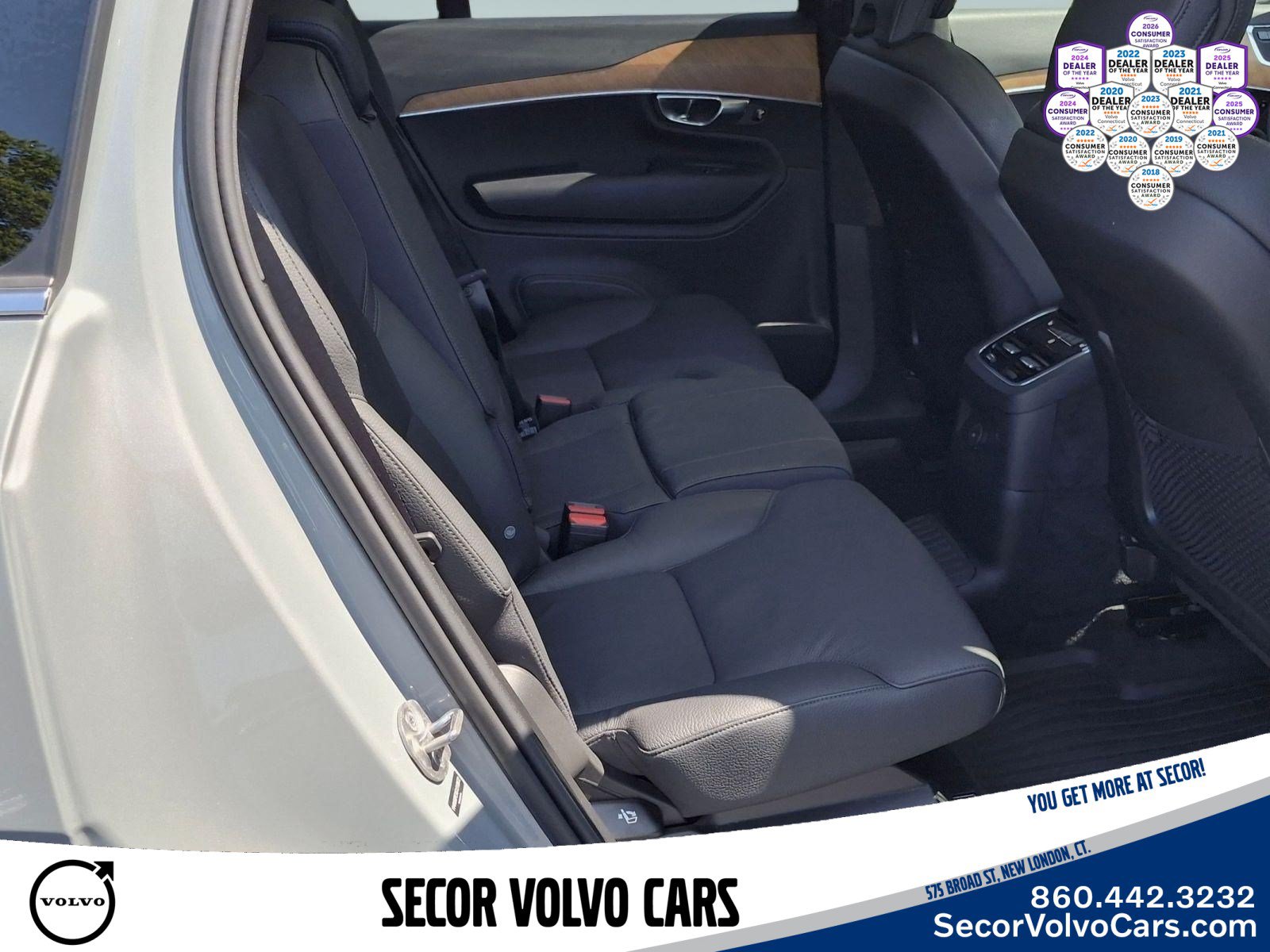 Certified 2025 Volvo XC90 T8 Plus w/ Protection Package Premier AWD/4WD image 26