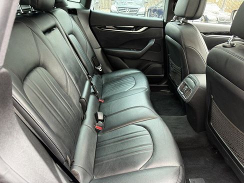 Used 2018 Maserati Levante image 36