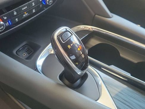 Used 2020 Buick Enclave Premium w/ Sun and Sites Package AWD/4WD image 28