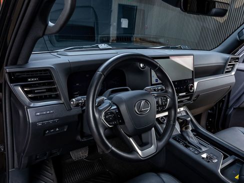 Used 2024 Lexus GX 550 AWD/4WD image 17