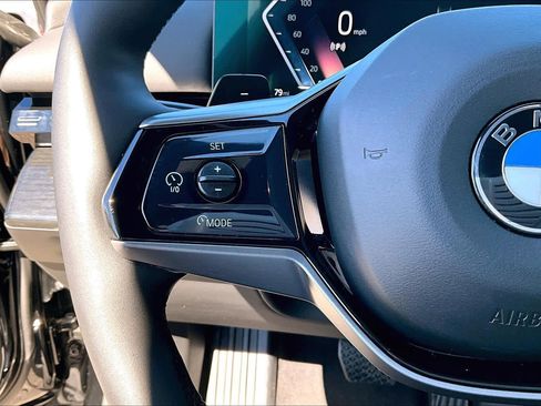 Used 2025 BMW 530i xDrive w/ Premium Package image 26