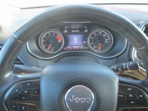 Used 2020 Jeep Cherokee Trailhawk w/ Cold Weather Group image 26