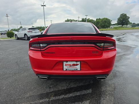 Used 2022 Dodge Charger SXT w/ Blacktop Package RWD image 6