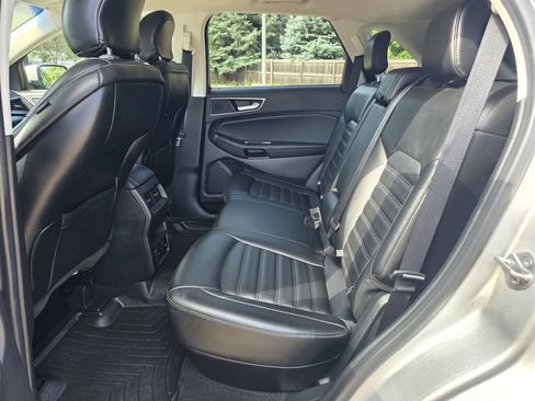 Used 2019 Ford Edge SEL w/ Equipment Group 201A AWD/4WD image 17