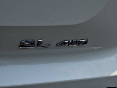 Used 2024 Nissan Pathfinder SL AWD/4WD image 33