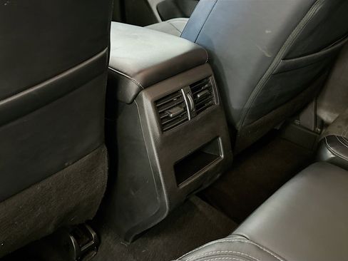 Used 2024 Mitsubishi Outlander SE image 28