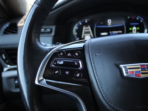 Used 2018 Cadillac Escalade Platinum AWD/4WD image 30