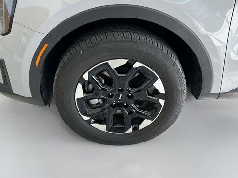 Used 2025 Kia Sorento S image 32