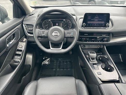 Used 2024 Nissan Rogue SV w/ SV Premium Package FWD image 10