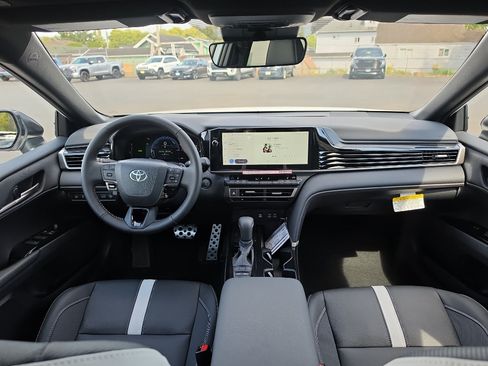 New 2026 Toyota Camry Hybrid w/ Multimedia Upgrade Package AWD/4WD image 20