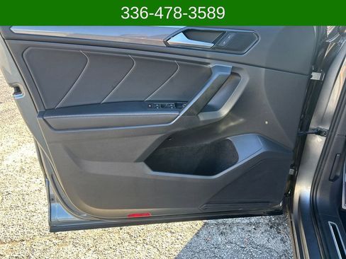 Used 2022 Volkswagen Tiguan SE R-Line image 10
