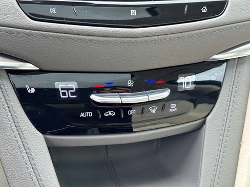 Used 2021 Cadillac XT5 Premium Luxury image 22