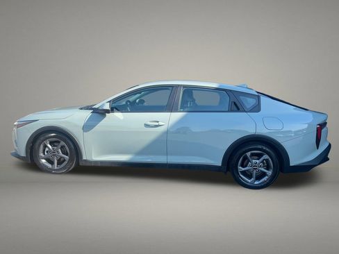 Used 2025 Kia K4 FWD image 2