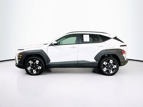 Used 2025 Hyundai Kona SEL image 4