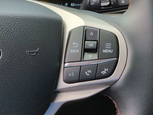 New 2025 Ford Explorer Active image 28