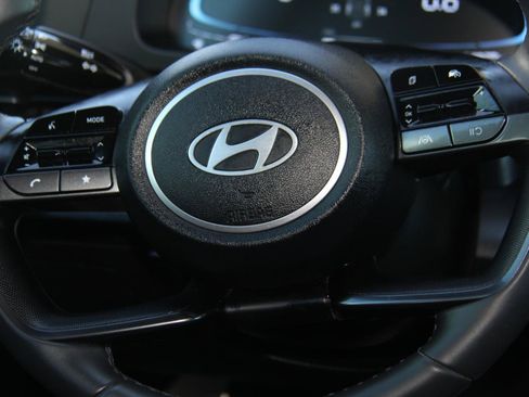 Used 2025 Hyundai Elantra Sport FWD image 12