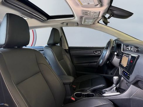 Used 2019 Toyota Corolla XLE FWD image 22