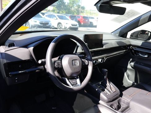 Used 2023 Honda CR-V Sport Touring image 9