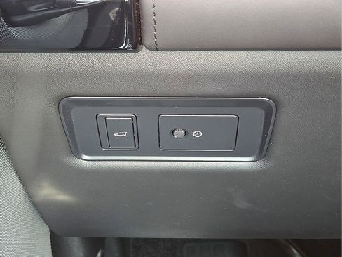 Used 2019 Land Rover Range Rover Autobiography image 31