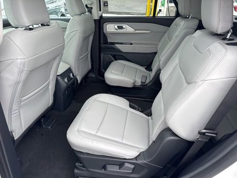 New 2026 Ford Explorer Active w/ Active Comfort Package image 19