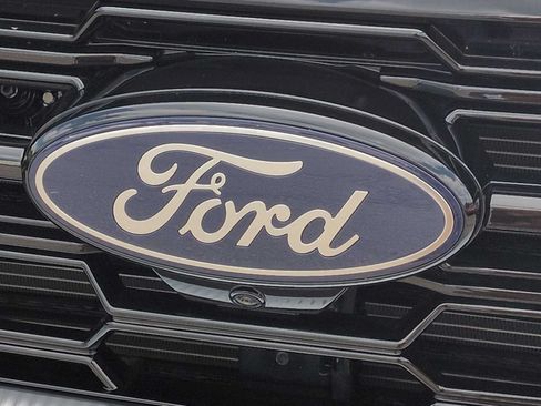 Used 2025 Ford Expedition Platinum w/ Driver's Package AWD/4WD image 12