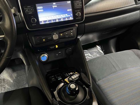 Used 2018 Nissan Leaf SV w/ SV Technology Package FWD image 22