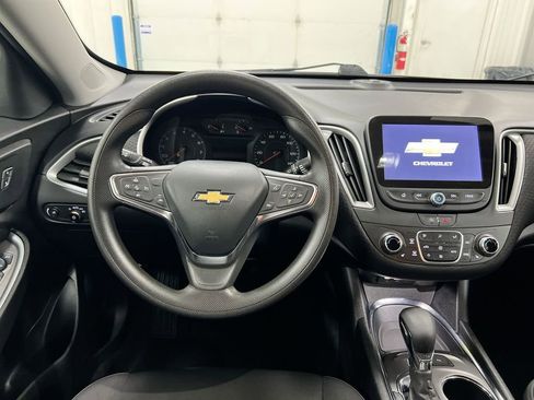 Used 2025 Chevrolet Malibu LT FWD image 11