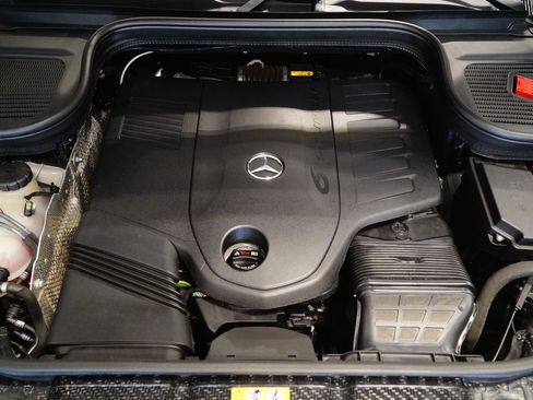 Used 2025 Mercedes-Benz GLS 450 4MATIC image 30