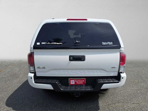 Used 2019 Toyota Tacoma Limited AWD/4WD image 4