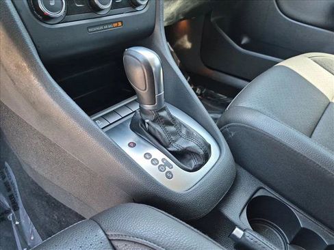 Used 2013 Volkswagen Jetta SE FWD image 12