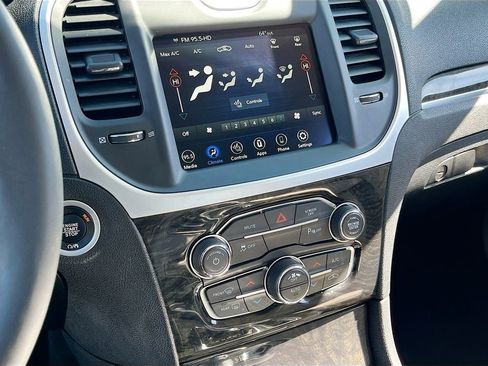 Certified 2023 Chrysler 300 Touring L w/ Comfort Group image 15