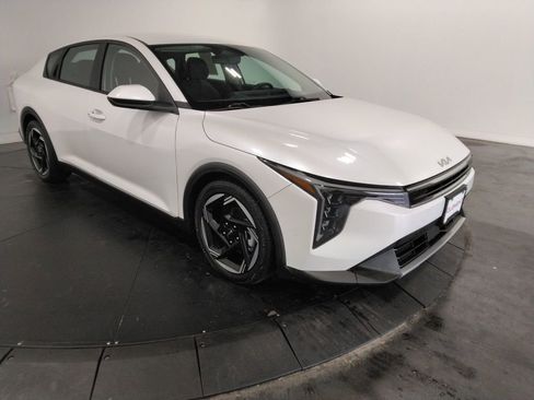 Used 2025 Kia K4 EX image 4