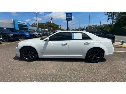 Used 2022 Chrysler 300 S RWD image 5