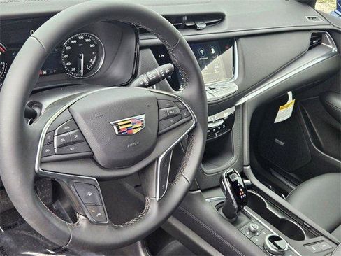 New 2026 Cadillac XT5 Luxury image 15