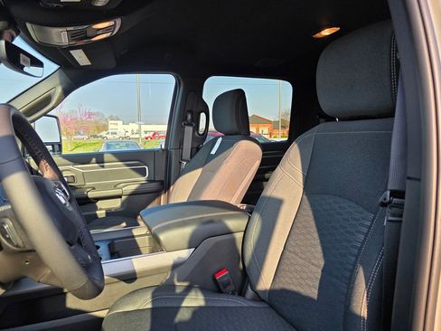 New 2026 RAM 2500 Big Horn AWD/4WD image 12