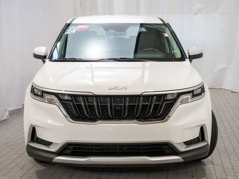 Certified 2024 Kia Carnival LX image 3