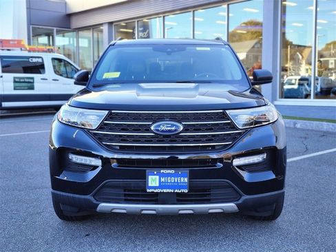 Used 2022 Ford Explorer XLT w/ Equipment Group 202A image 8