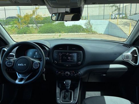Used 2025 Kia Soul LX w/ LX Technology Package image 31