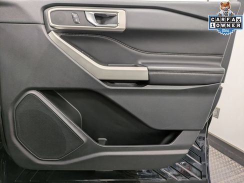 Used 2022 Ford Explorer XLT w/ Equipment Group 202A AWD/4WD image 30