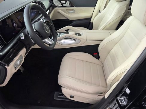 New 2026 Mercedes-Benz GLS 450 4MATIC image 17