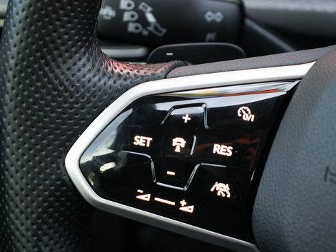 Used 2022 Volkswagen GTI Autobahn image 22