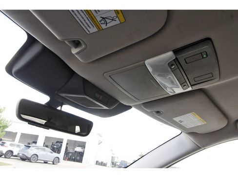 Used 2025 Nissan Pathfinder SL FWD image 25