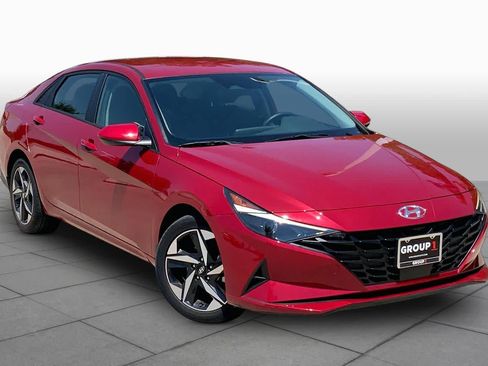 Used 2023 Hyundai Elantra SEL w/ Convenience Package FWD image 3