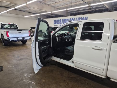 Used 2016 GMC Sierra 1500 SLE w/ SLE Value Package image 9