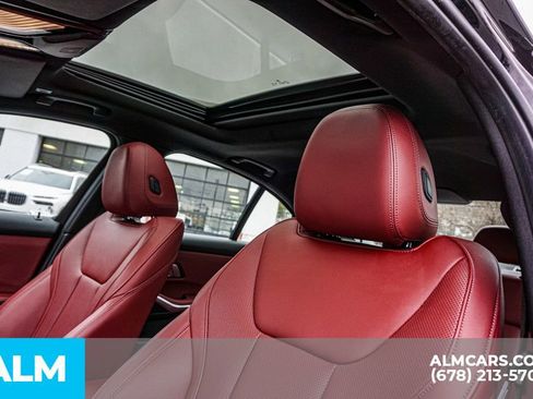 Used 2022 BMW 330i Sedan w/ Driving Assistance Package image 18