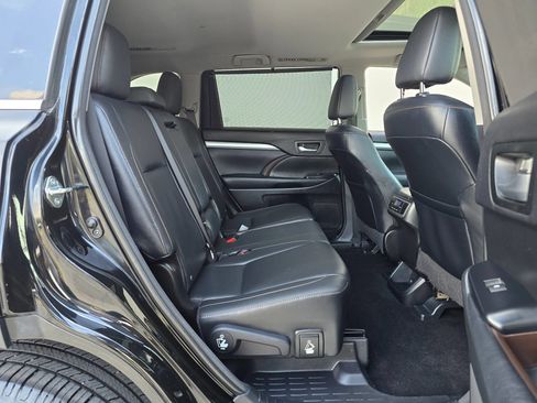 Used 2015 Toyota Highlander XLE FWD image 45