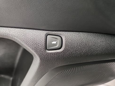 Used 2025 Acura RDX SH-AWD image 11