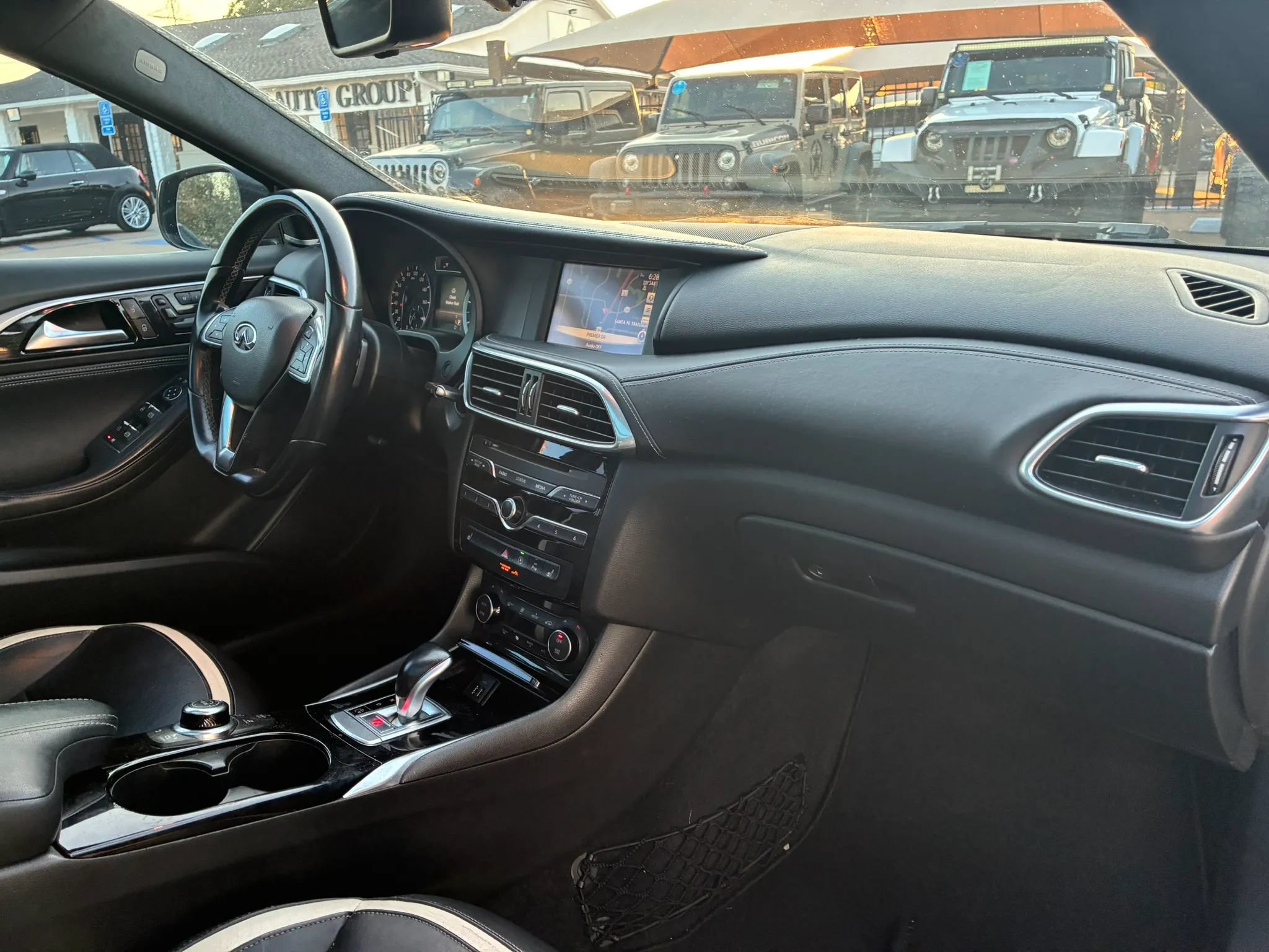 Used 2017 INFINITI QX30 Sport w/ Sport Leather Package FWD image 23