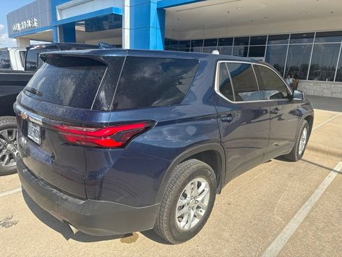 Used 2023 Chevrolet Traverse LS FWD image 3