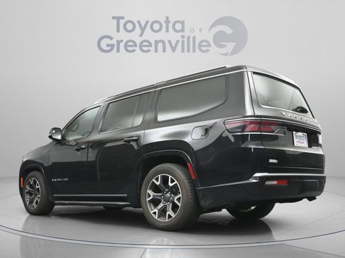 Used 2024 Jeep Wagoneer Series III AWD/4WD image 9